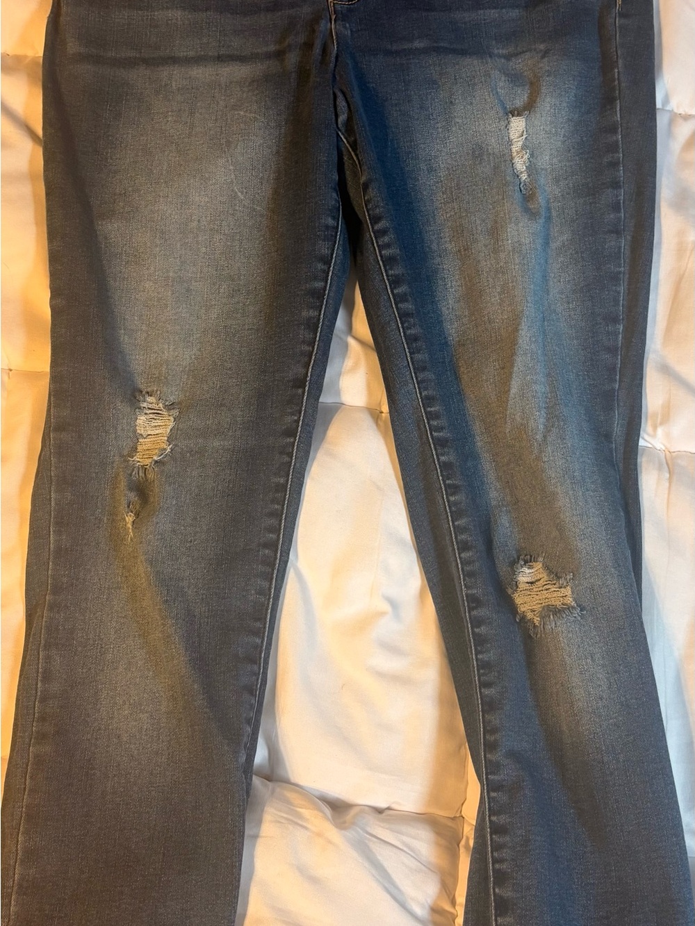 Vylette Women’s Distressed Mid-Blue Stretch Jeans skinny leg size 13/31w